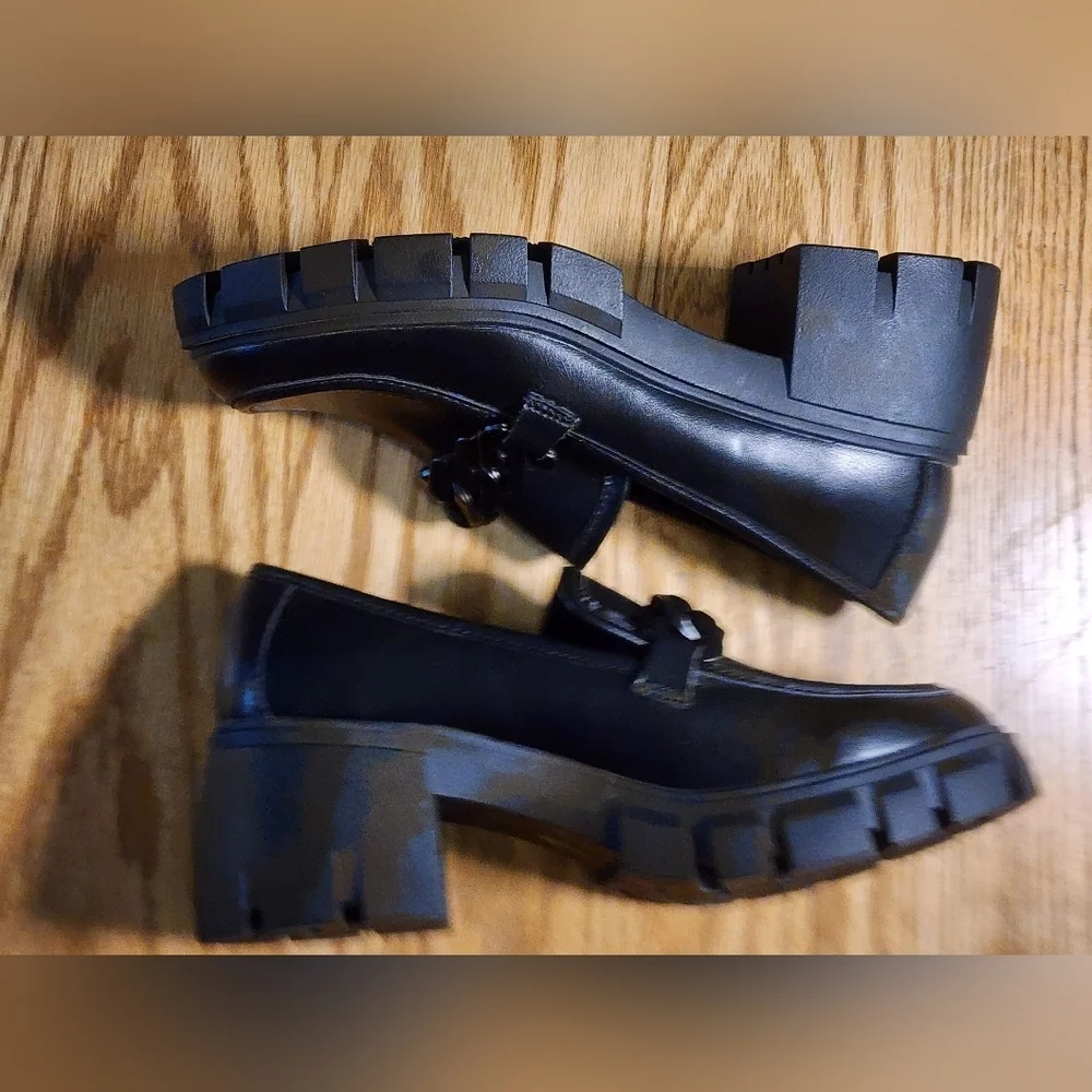 Madden Girl Chunky Lug Sole Loafers Womens 7 Black Heel Shoes Chain Platform - Picture 11 of 15